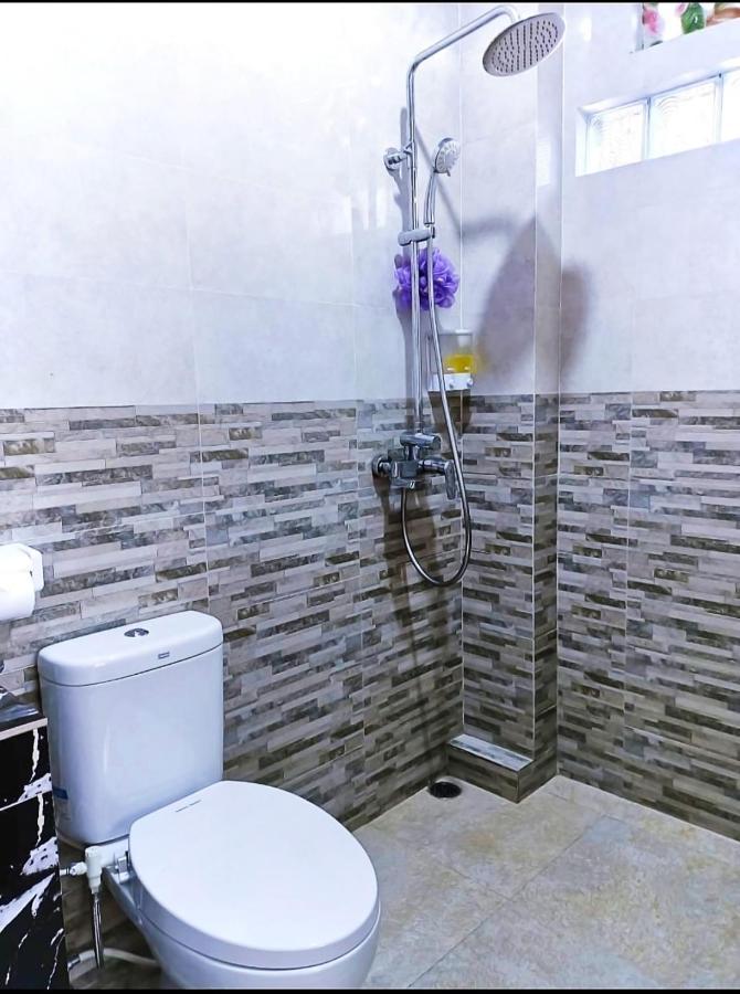 Green Palace Homestay Batununggul المظهر الخارجي الصورة