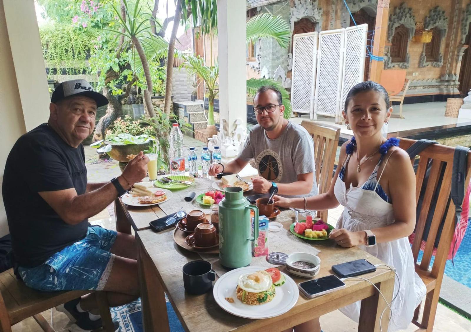 Green Palace Homestay Batununggul المظهر الخارجي الصورة
