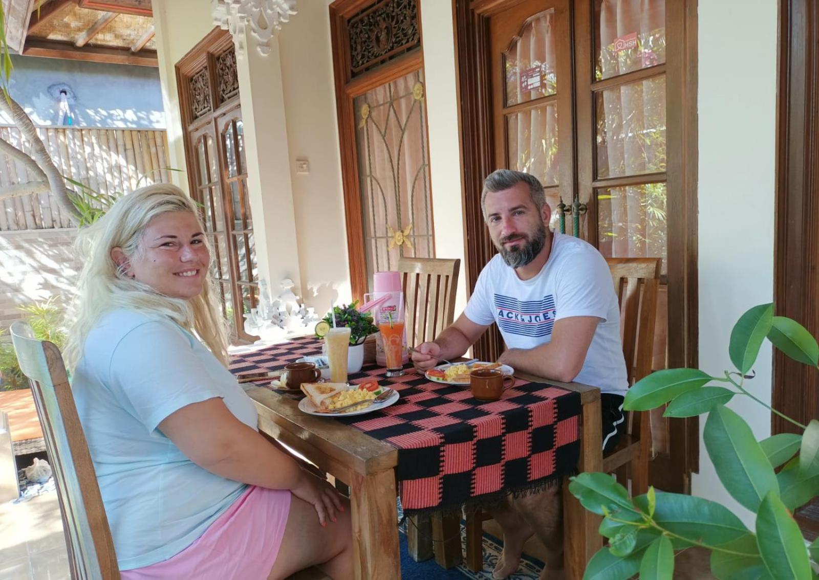 Green Palace Homestay Batununggul المظهر الخارجي الصورة