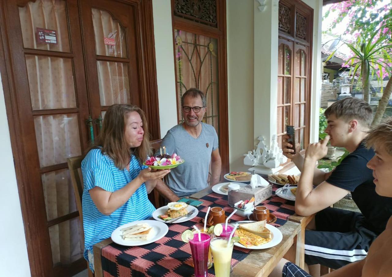 Green Palace Homestay Batununggul المظهر الخارجي الصورة